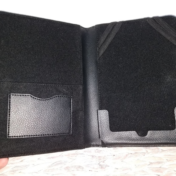 Disney iPad case - GREAT condition - Picture 2 of 5